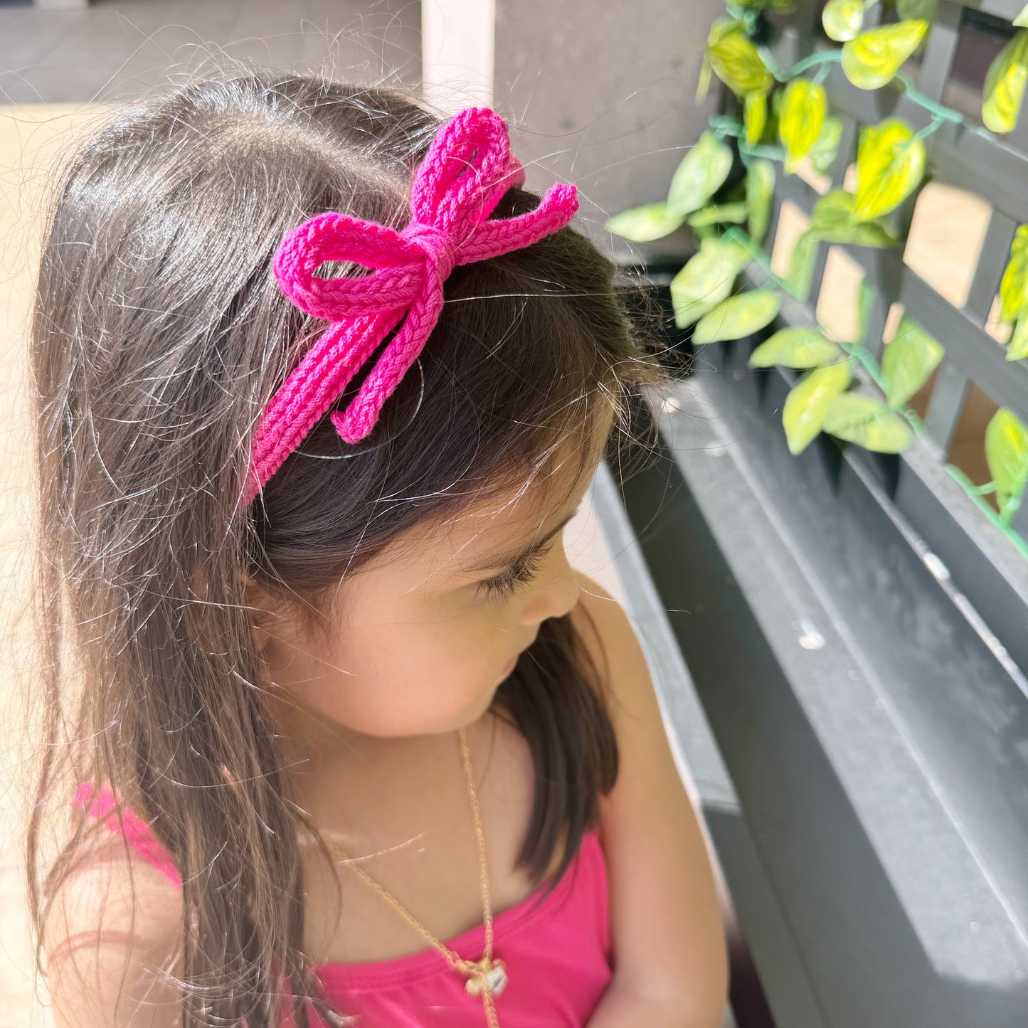 Diadema con moño tejida a mano